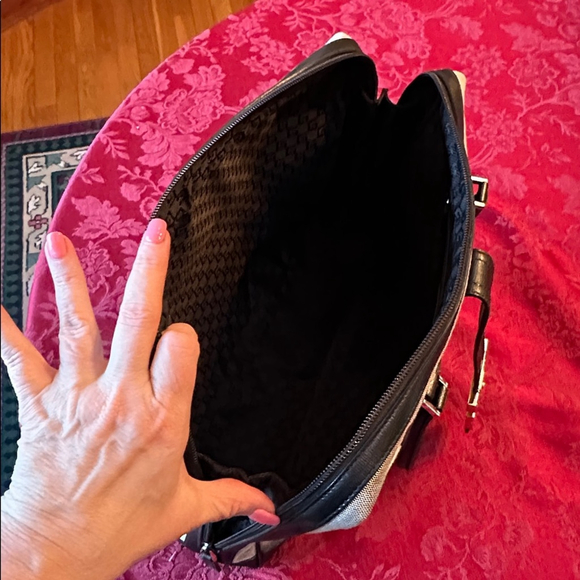 Gucci Black Leather & Gray Canvas Zip Shoulder Tote - Picture 4 of 4